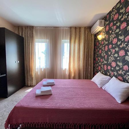 Gosti Hotel Odessa Eksteriør billede