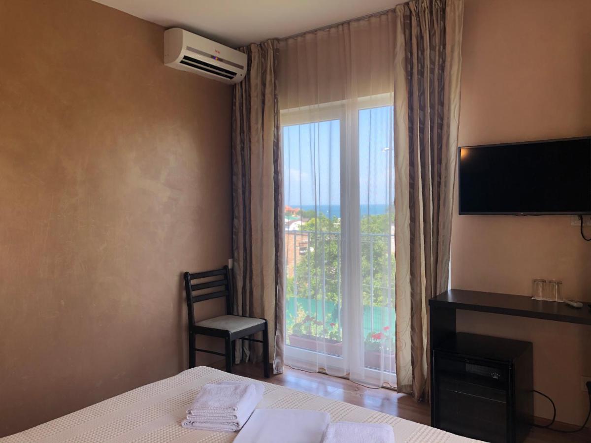 Gosti Hotel Odessa Eksteriør billede