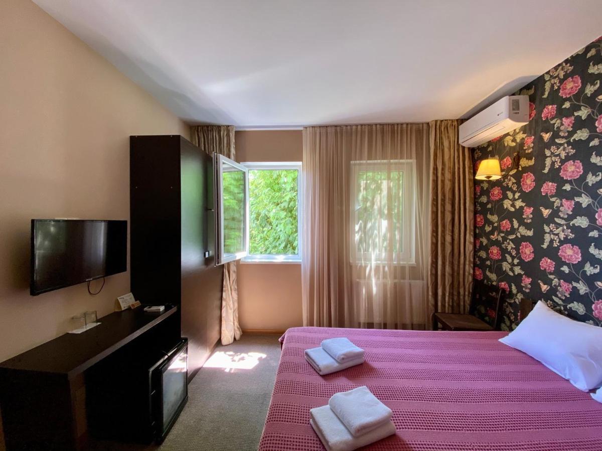 Gosti Hotel Odessa Eksteriør billede