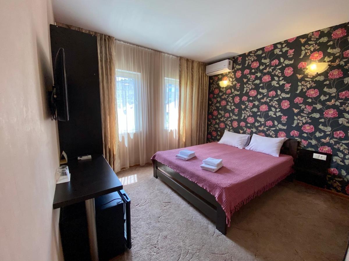 Gosti Hotel Odessa Eksteriør billede