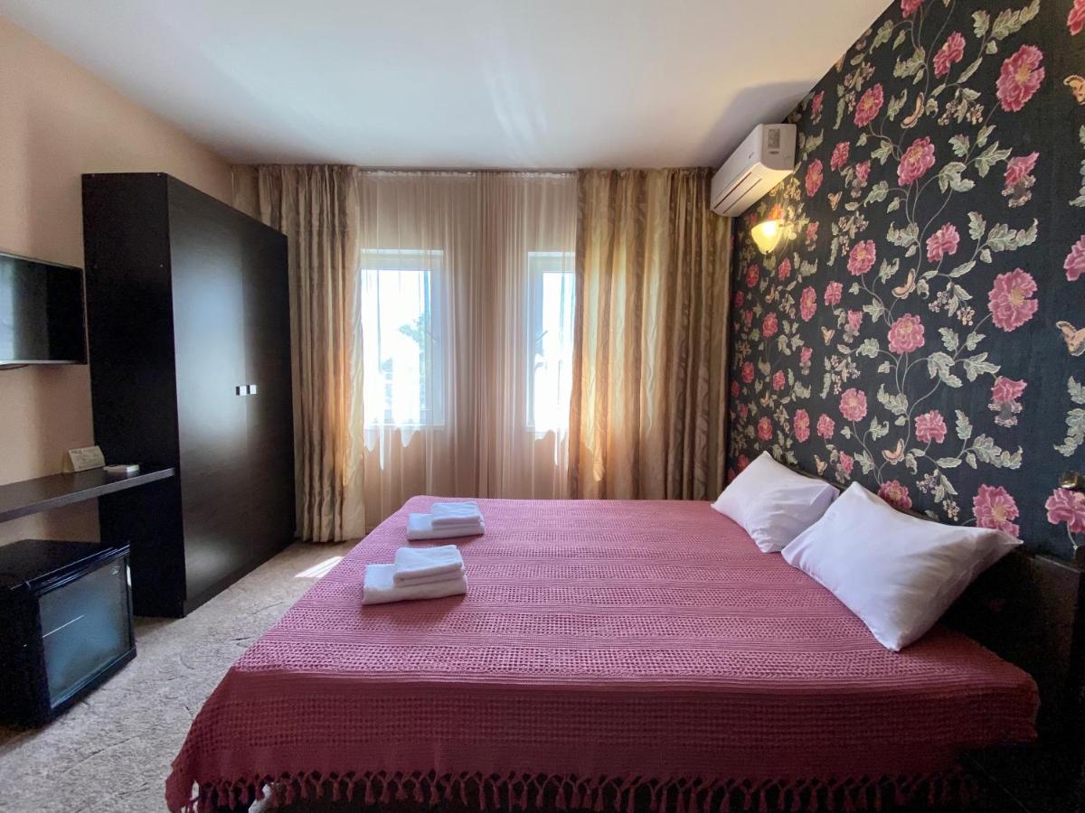 Gosti Hotel Odessa Eksteriør billede