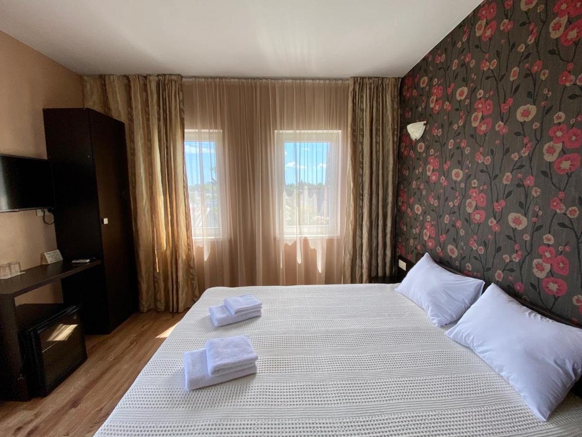 Gosti Hotel Odessa Eksteriør billede