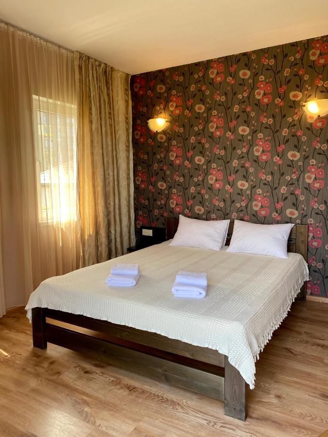 Gosti Hotel Odessa Eksteriør billede