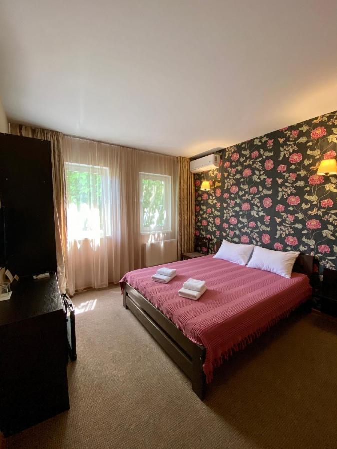 Gosti Hotel Odessa Eksteriør billede