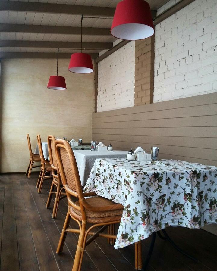 Gosti Hotel Odessa Eksteriør billede